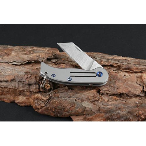 Razor shaped keychain quick opening knife (D2)