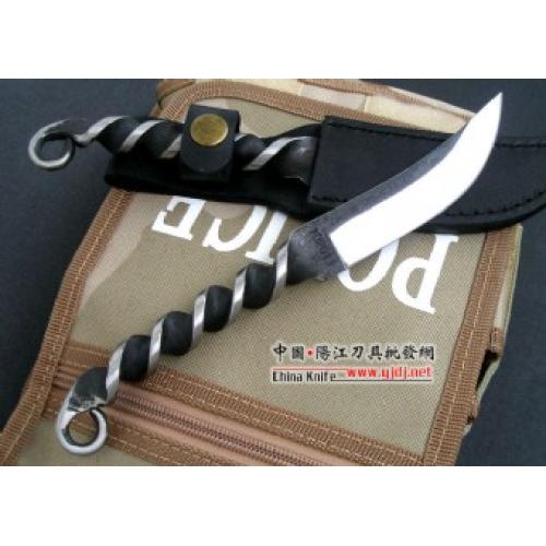 Handcrafted Twisted Knife, Model 01