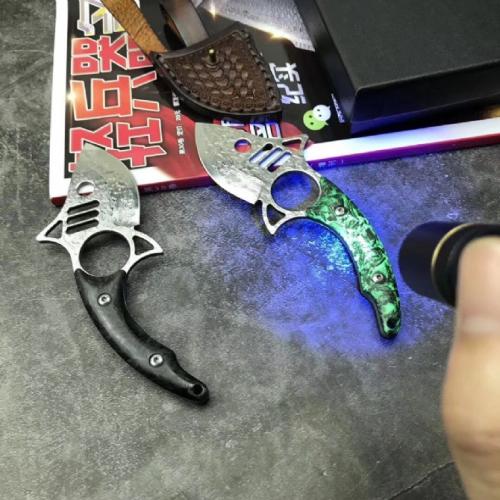 Damascus Shark Knife with Integrated Luminous Carbon Fiber Handle