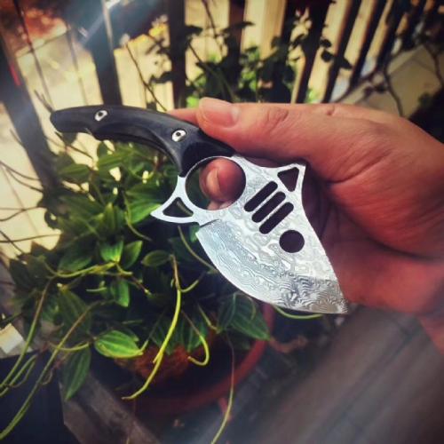 Damascus Shark Knife with Integrated Luminous Carbon Fiber Handle
