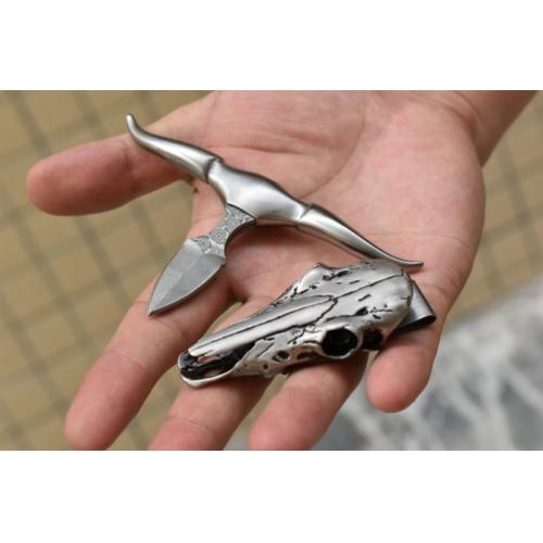 Mini Bull Damascus Steel Hand Dagger