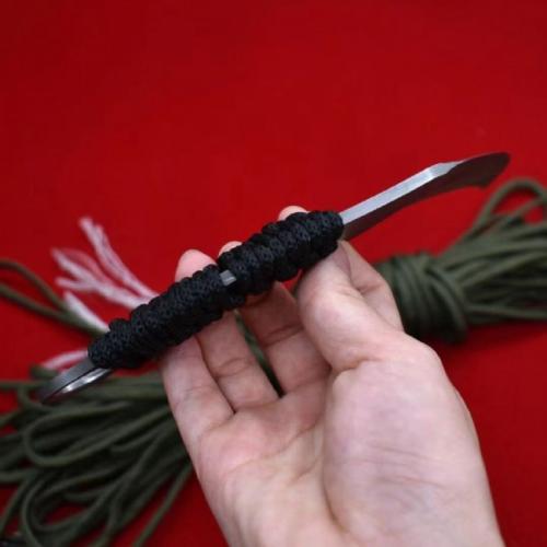Double-Edged Feather Pattern Claw: A Unique Blend of Elegance and Precision