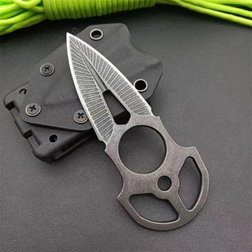 Introducing the Ice Feather Push Dagger: a perfect blend of elegance and precision. Crafted for those who appreciate bot