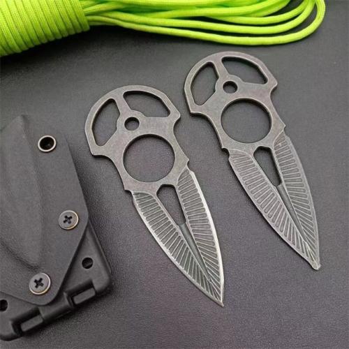 Introducing the Ice Feather Push Dagger: a perfect blend of elegance and precision. Crafted for those who appreciate bot