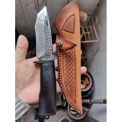 Handcrafted Damascus Hunting Knife – Embody the Samurai Spirit