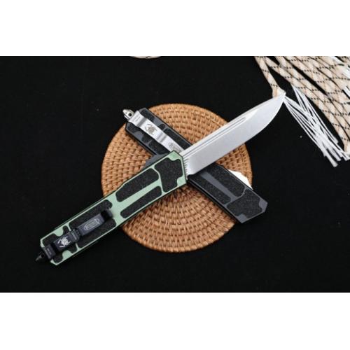Introducing the Microtech Navy Beetle (2) – where precision meets performance.