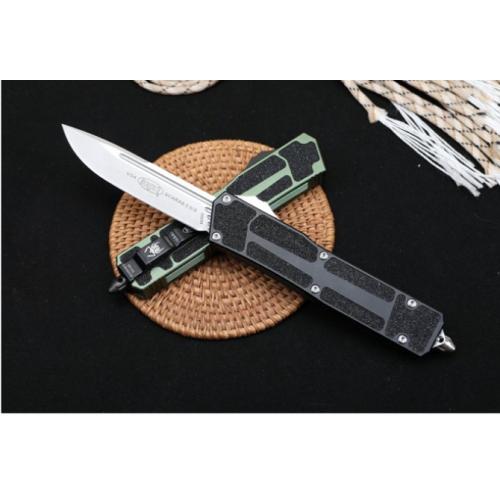 Introducing the Microtech Navy Beetle (2) – where precision meets performance.