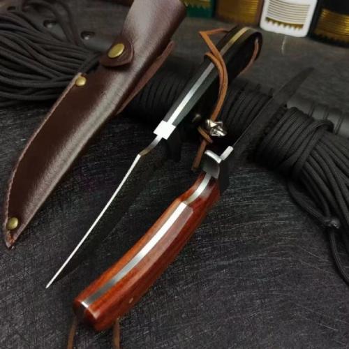 Mini Outdoor Feather Pattern Hunting Knife: Compact and stylish, this knife features a unique feather pattern, making it