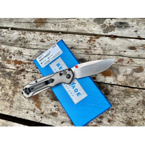 Benchmade 565-1 Titanium Folding Knife