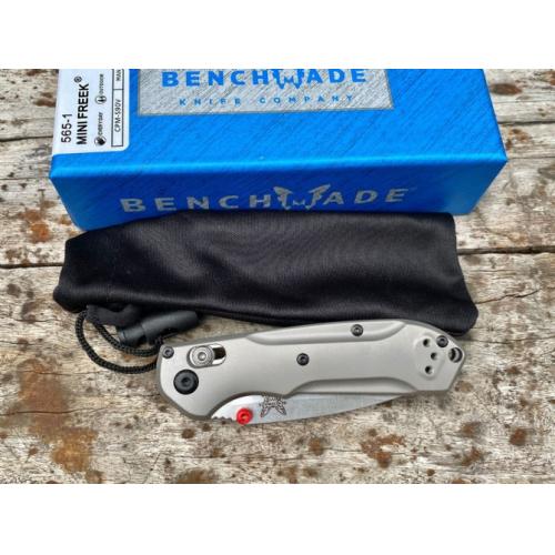 Benchmade 565-1 Titanium Folding Knife