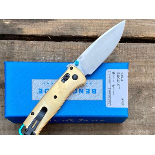Butterfly 535 Brass Handle Folding Knife: A blend of elegance and precision, this knife features a durable brass handle 