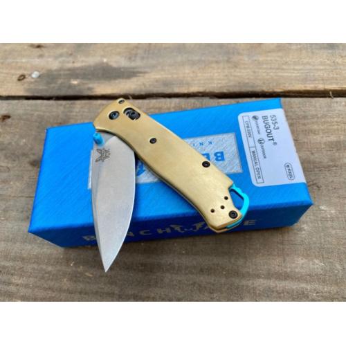 Butterfly 535 Brass Handle Folding Knife: A blend of elegance and precision, this knife features a durable brass handle 