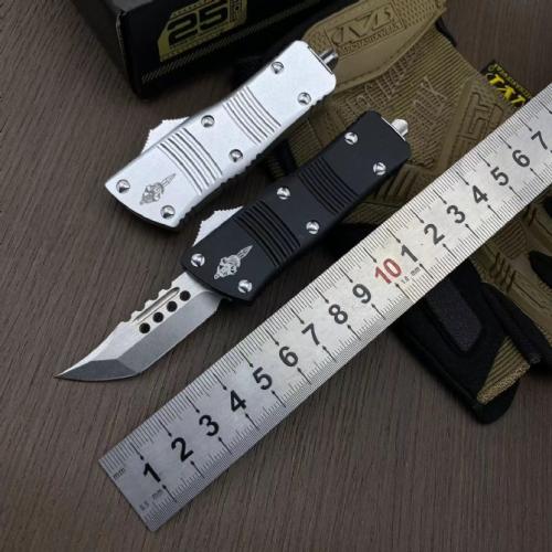 Introducing the Microtech Mini Dragon Hellhound: a compact powerhouse of precision and performance. Crafted for those wh