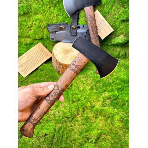 Winkler Walnut Highland Hatchet