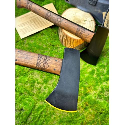 Winkler Walnut Highland Hatchet