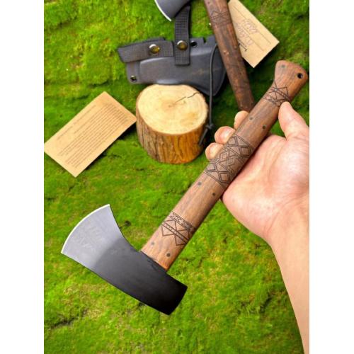 Winkler Walnut Highland Hatchet