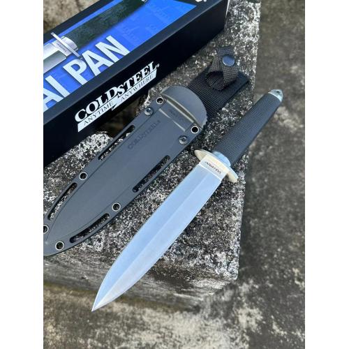 Introducing the Cold Steel San Mai Master Tanto: a masterpiece of craftsmanship and precision. Desig...