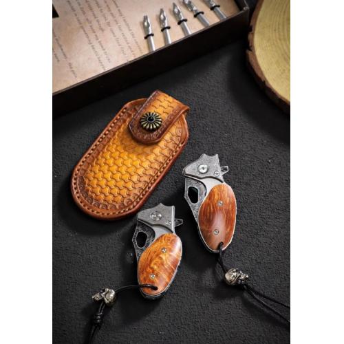 Feather Pattern Damascus Folding Knife
