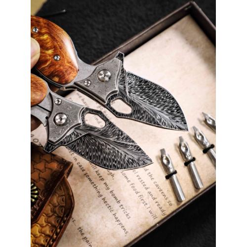 Feather Pattern Damascus Folding Knife