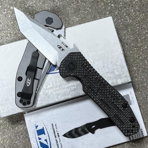 ZT0620CF Titanium Folding Knife with Ceramic Bearings: Precision and Performance in Your Pocket