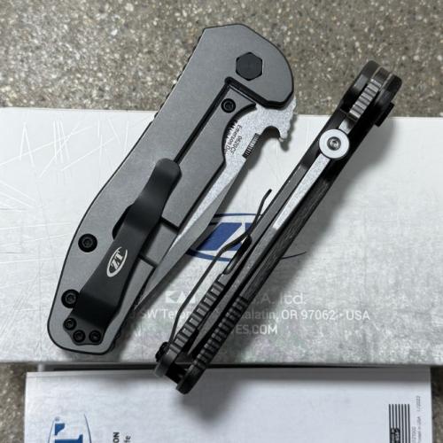 ZT0620CF Titanium Folding Knife with Ceramic Bearings: Precision and Performance in Your Pocket