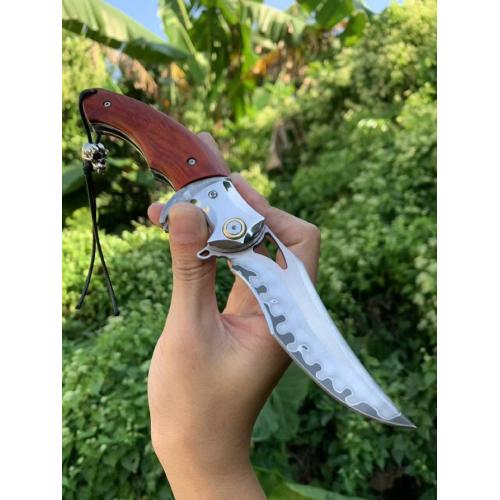 Introducing the Premium Mo Yan Damascus Folding Knife: A Masterpiece of Craftsmanship.