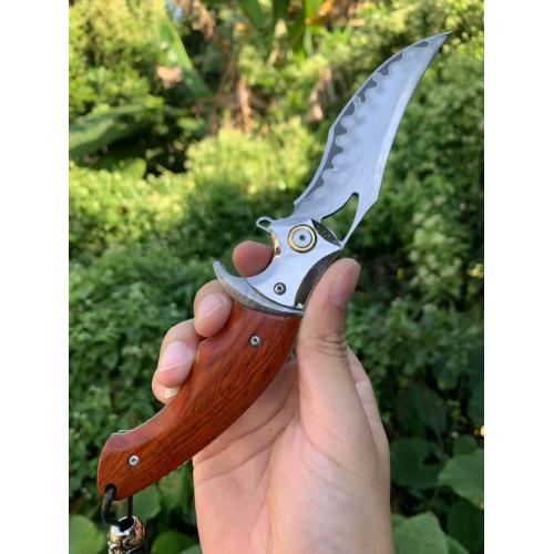 Introducing the Premium Mo Yan Damascus Folding Knife: A Masterpiece of Craftsmanship.