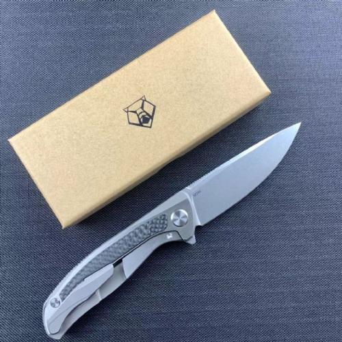 Bear Head Quantum Gen 4 Folding Knife: Carbon Fiber & Titanium