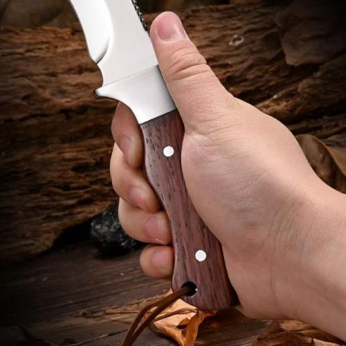 Introducing the Snow Leopard Kukri Knife: a perfect blend of tradition and modern craftsmanship. Designed for both colle