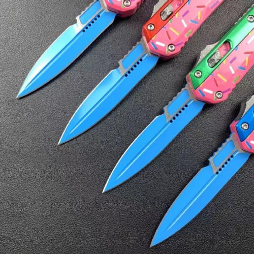 Introducing the Microtech Serpent Donut Large, featuring a sleek zinc-aluminum handle.