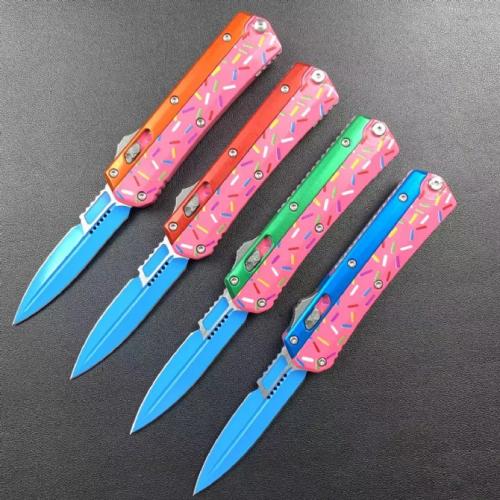 Introducing the Microtech Serpent Donut Large, featuring a sleek zinc-aluminum handle.