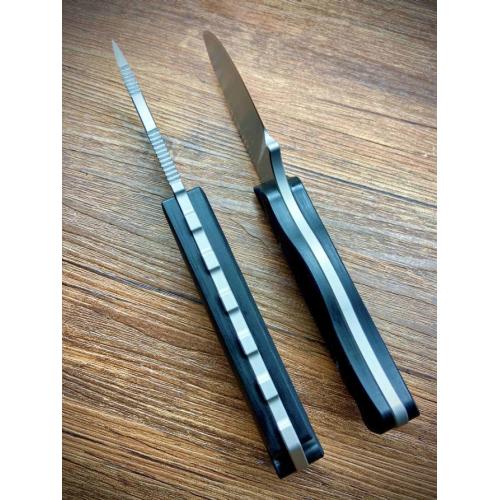 Benchmade 05017 Bushcrafter Knife: Precision-crafted for the wilderness enthusiast, this knife combines durability with 