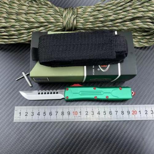Introducing the Microtech UT85 Bounty Hunter Medium: a perfect blend of precision engineering and bold design. Crafted f