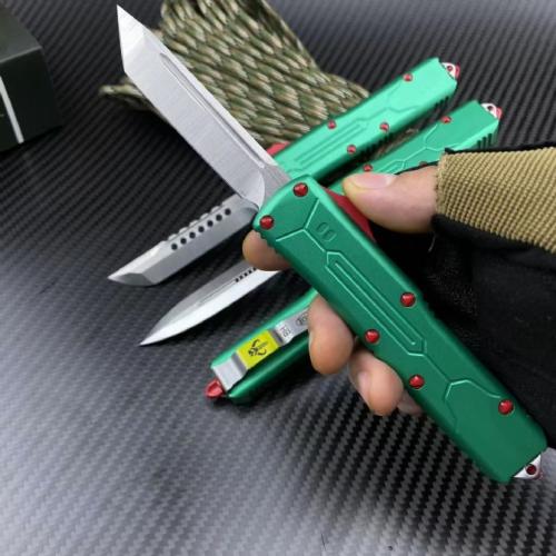 Introducing the Microtech UT85 Bounty Hunter Medium: a perfect blend of precision engineering and bold design. Crafted f
